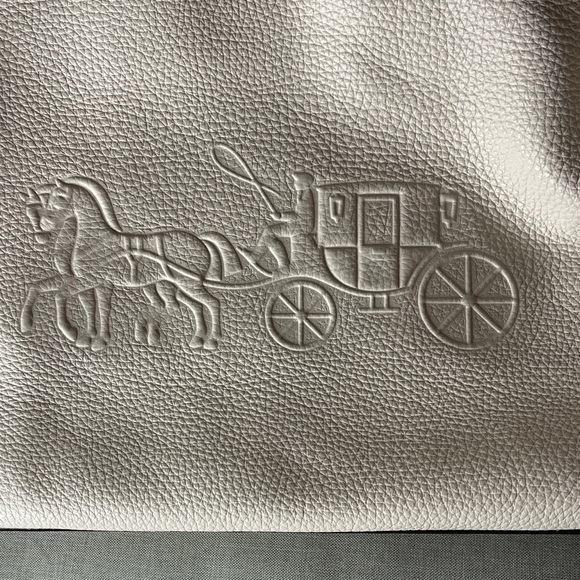 Coach Cream Embossed StageCoach Rare Bucket Coach Bag with Double Tassel Cinch - Picture 8 of 8